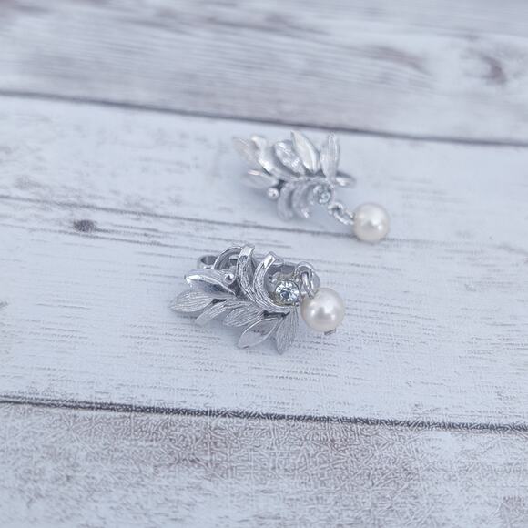 Vintage Avon Clip On Earrings Silver Tone with Faux Pearl Dangle - Picture 7 of 7
